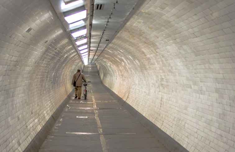 Come esplorare il tunnel del piede di Greenwich / Inghilterra