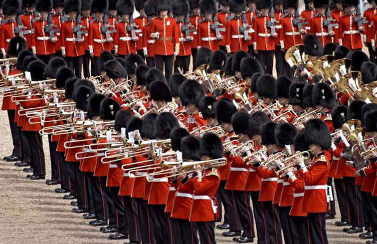 Så här får du biljetter till trooping Färgen, drottningens födelsedagsparade / england