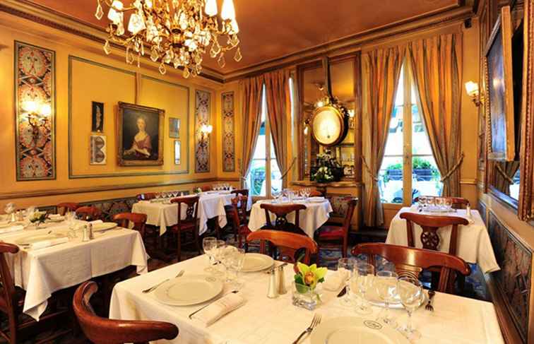 Dentro del Procope, el café-restaurante más antiguo de París / Francia