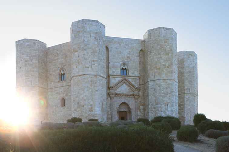 Mittelalterliche Festungen in Süditaliens Apulien zu sehen / Italien