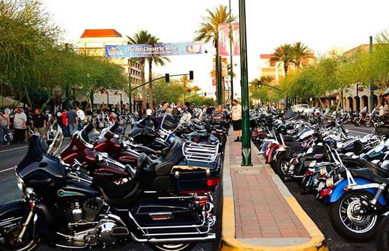 Motocicletas en Main en Mesa / Arizona