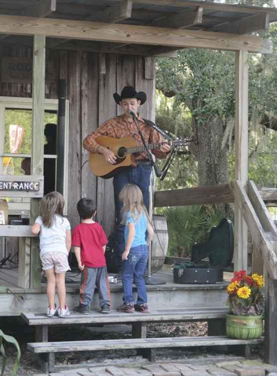 Pioneer Village in Shingle Creek Regional Park / Florida