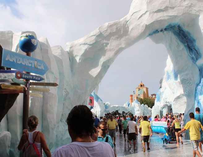 SeaWorld's Antártica Penguin Ride Is Cool (Literalmente) / Florida