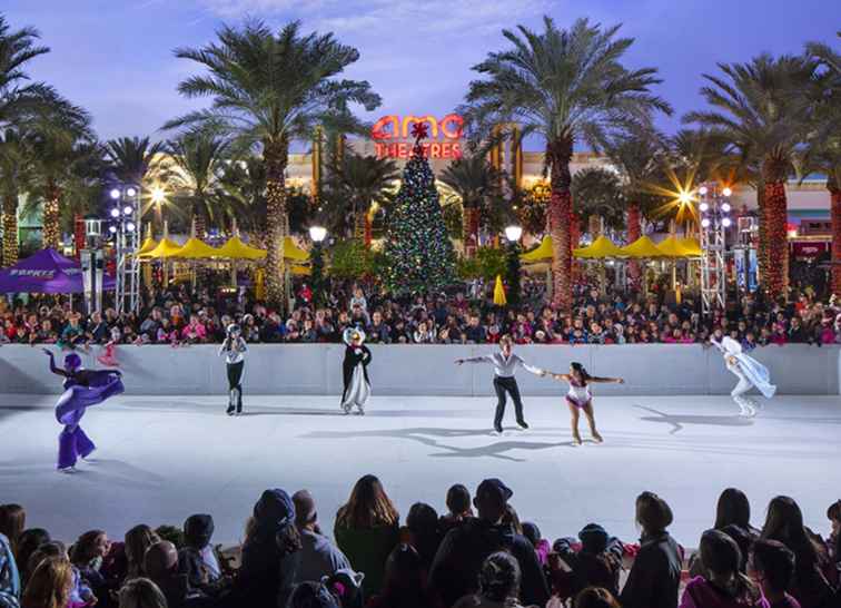 Skate Westgate Holiday Outdoor Ice Rink i Glendale, AZ / Arizona