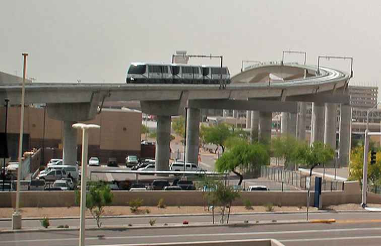 Conexión del aeropuerto de Sky Harbor con el tren ligero METRO / Arizona