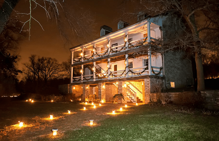 Maak een kerstkaarslichtentocht bij Daniel Boone Home / Missouri