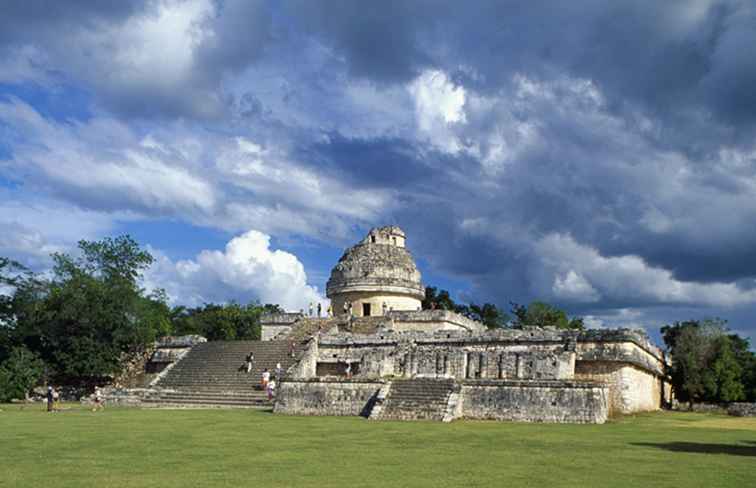 Besöker Chichén Itzá / 