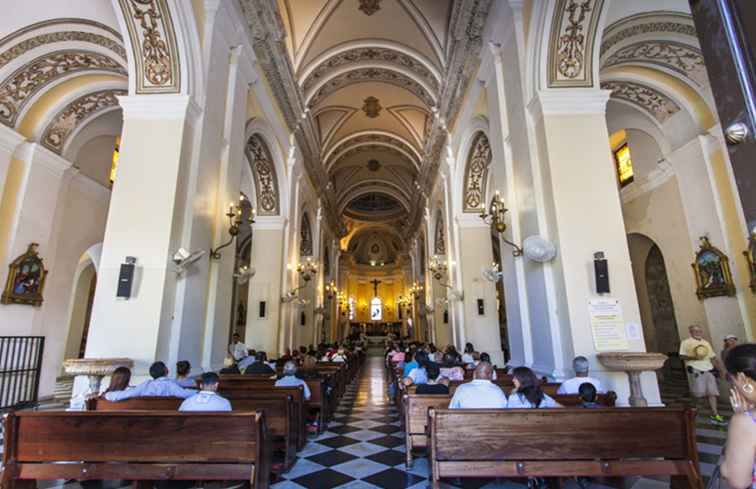Besöker Catedral de San Juan i Gamla San Juan / Puerto Rico