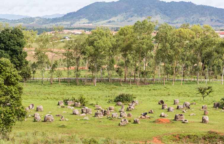 Besöker Mysterious Plett of Jars i Laos