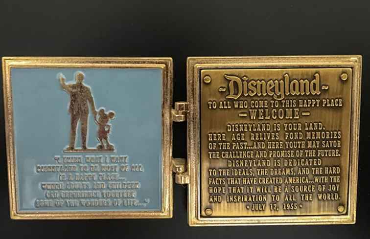 Cammina nel Walt's Disneyland Footsteps Tour / California