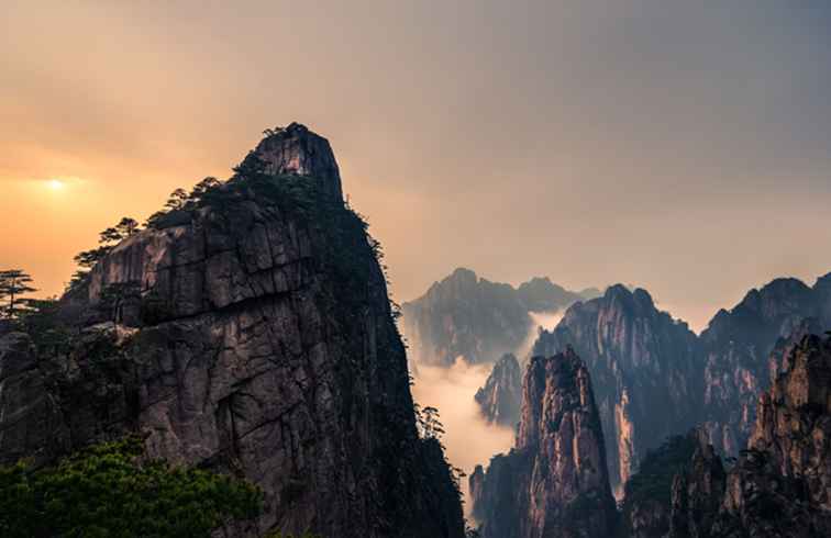 Een gids voor bezoekers en een reisplan voor een tweedaagse reis naar Huangshan / China