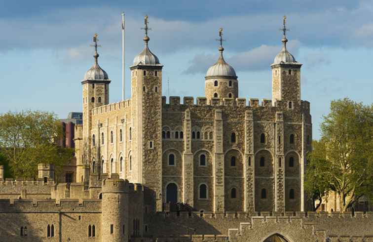 Una guía de visitantes a la Torre de Londres / Inglaterra