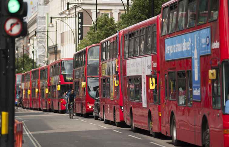 Alla ombord Londons bästa busslinjer för sightseeing / england