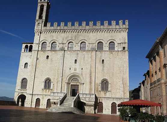 Gubbio is een Umbrische heuvelstad in Italië / Italië