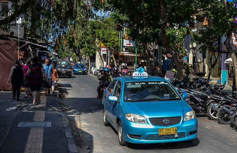 Wie man ein Taxi in Bali, Indonesien reitet