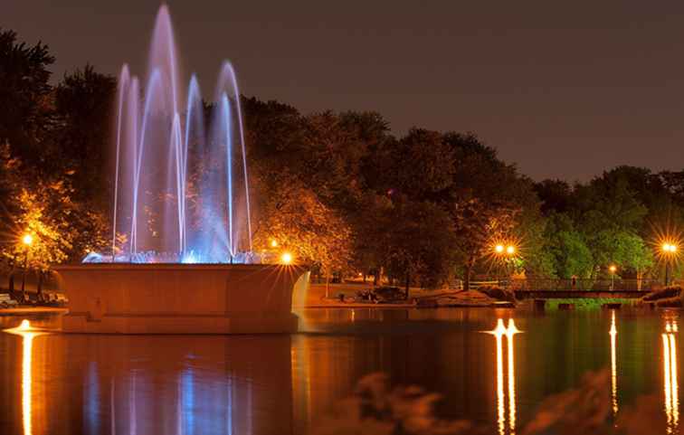 Parc La Fontaine Inne i dess rutiga tidigare och moderna attraktioner / Montreal