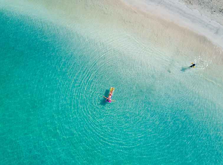 Planificación de vacaciones en el Caribe con todo incluido para solteros y viajeros solteros / 