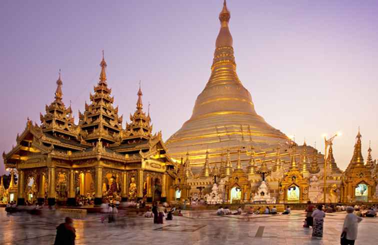 Pagoda di Shwedagon a Yangon / Myanmar