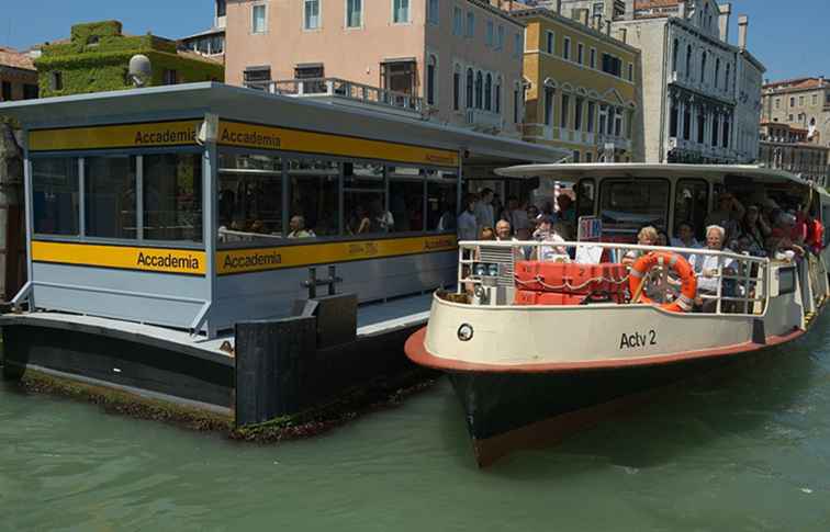 Transportmöglichkeiten Vom Flughafen Marco Polo nach Venedig / Italien