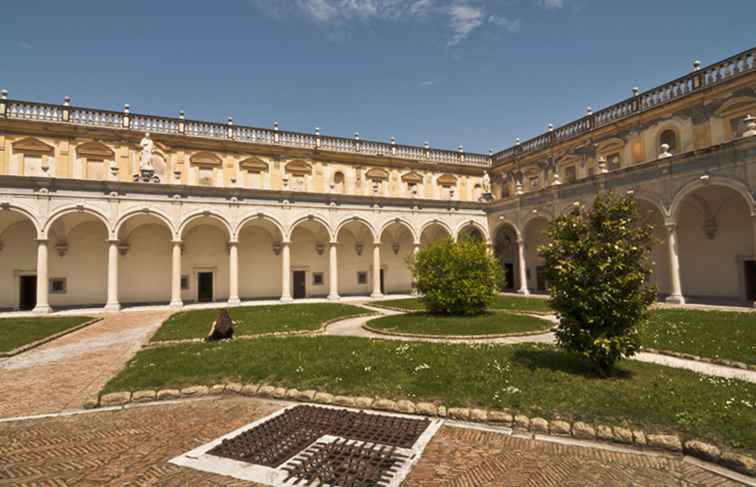 Besuchen Sie das Nationalmuseum und das Kloster San Martino / Italien