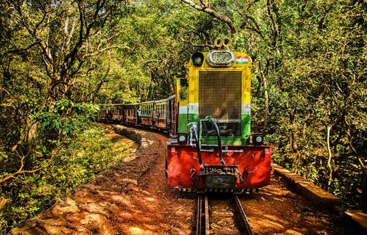 Guida di viaggio di Matheran Hill Railway Toy Train Essential / 