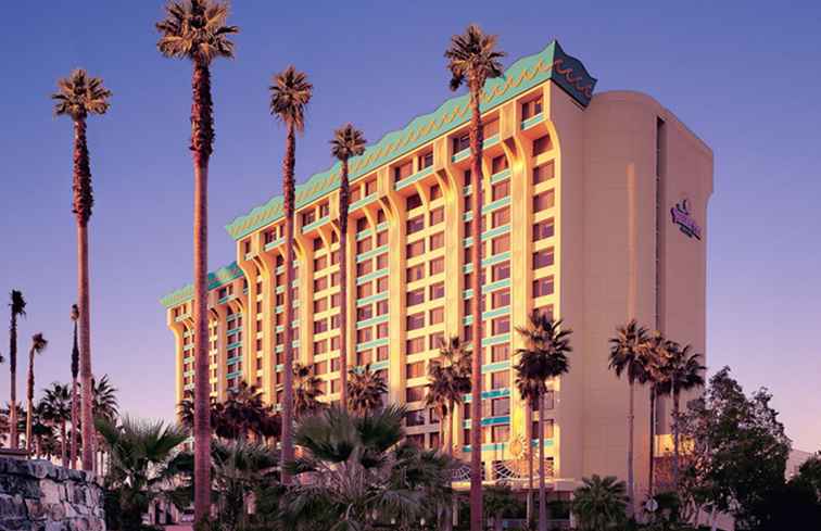 Paradise Pier Hotel / California