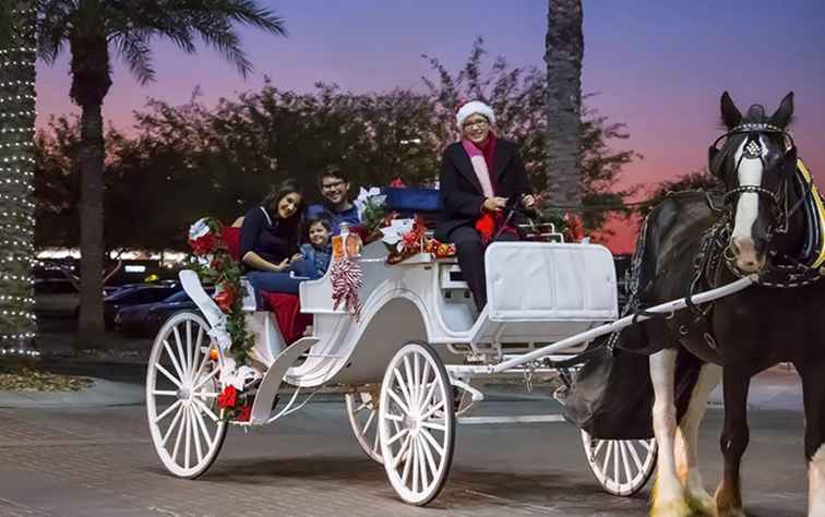 Foto con Babbo Natale e molto altro Divertimento di Natale 2016 nei Phoenix Mall / Arizona