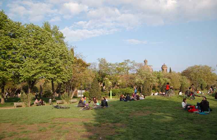 Planerar för aprilväder i Barcelona / spanien