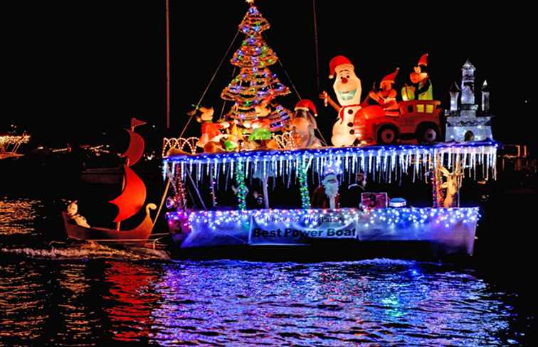 Newport Beach Weihnachtsboot Parade / Kalifornien
