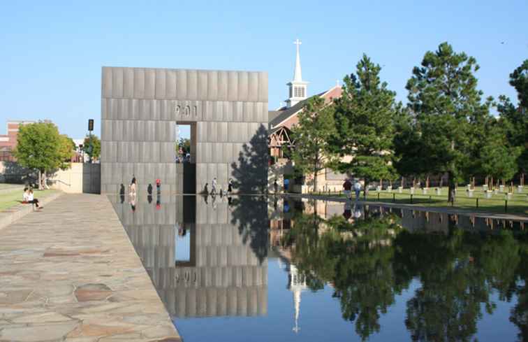 Parcheggio vicino al memoriale nazionale di Oklahoma City / Oklahoma