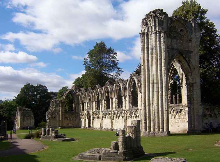 Den medeltida Saint Marys Abbey i Howth / irland