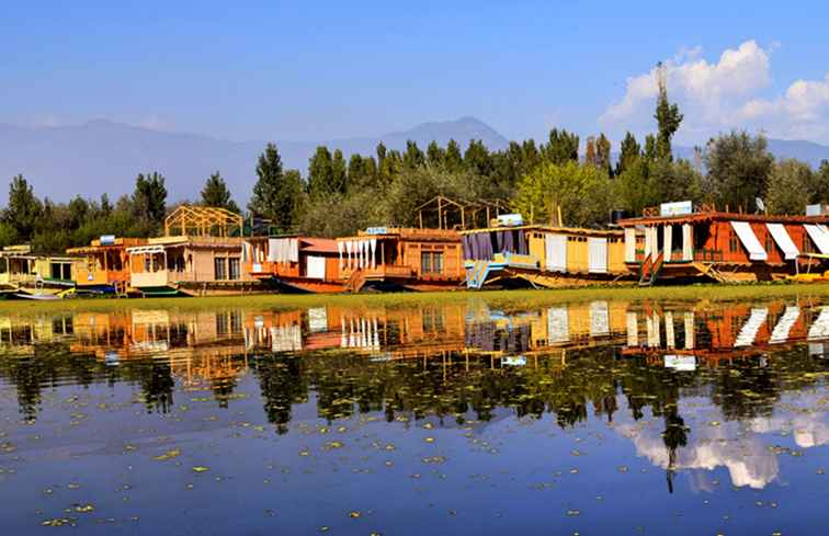 Wat te overwegen bij het kiezen van een woonboot in Srinagar