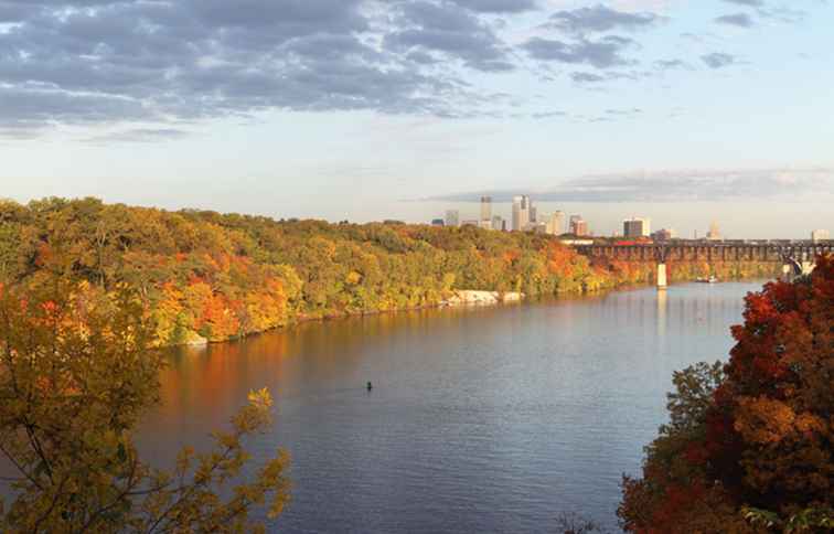 Fangen Sie die Herbstfarben in Minneapolis und St. Paul