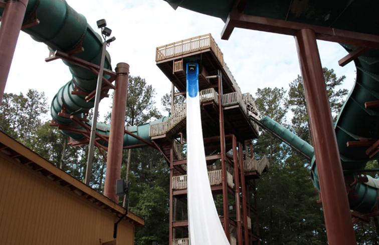 Verrückte Fahrten bei Six Flags White Water / Georgia