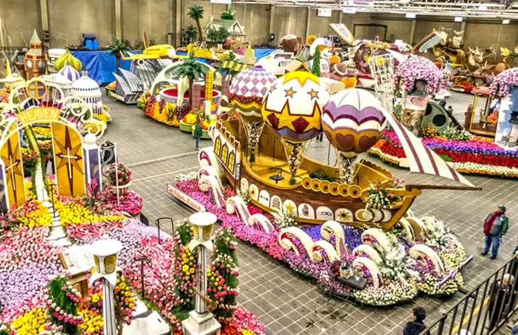 Rose Parade Float Decorating / Californië