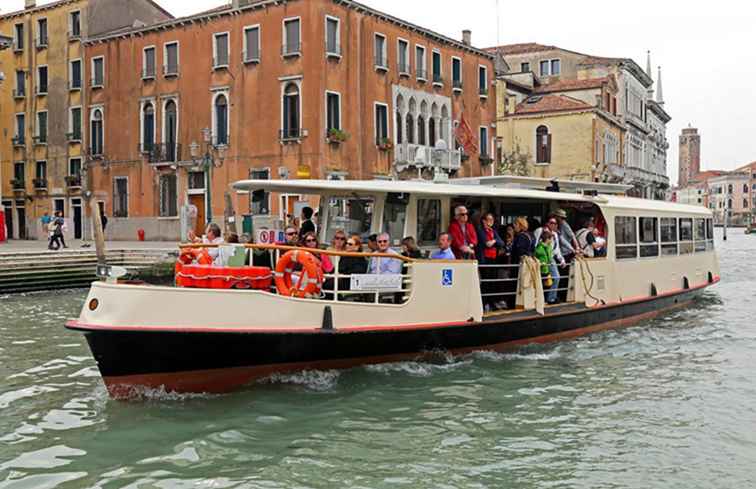 Die Fakten über das Vaporetto-Transportsystem in Venedig / Italien