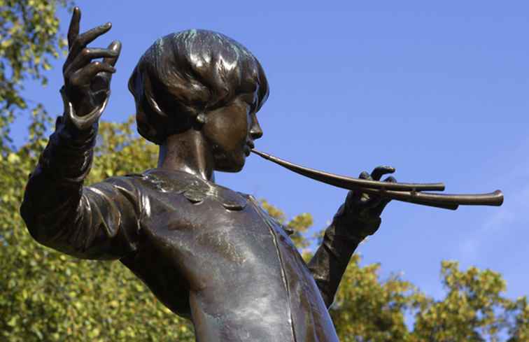 Die Peter Pan-Statue in Kensington Gardens / England