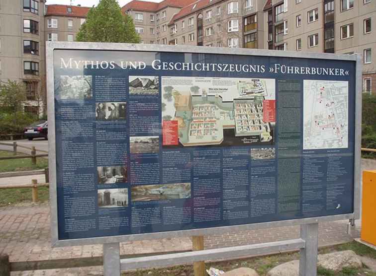 Een bezoek aan de voormalige site van Hitler's Bunker in Berlijn / Duitsland