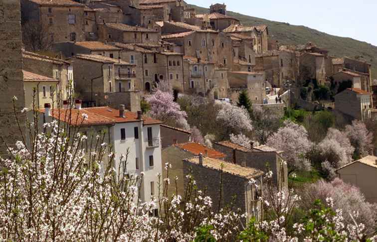 Abruzzo Travel Essentials / Italia