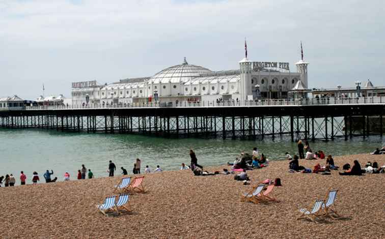 De prachtige kust en de pier van Brighton / Engeland