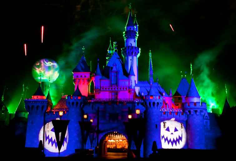 Disneyland wordt spookachtig voor Mickey's Halloween-feest / Californië