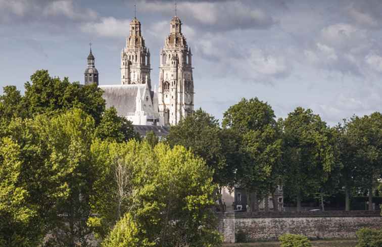 Cómo llegar desde Londres, Reino Unido y París a Tours en tren, autobús y coche