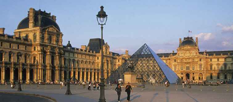 I bilder höjdpunkter från Louvren museet i Paris / frankrike