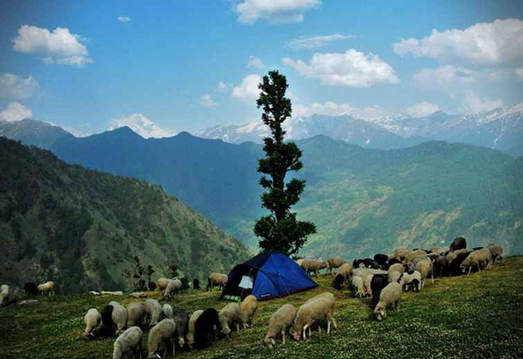 Kalap Village de l'Himalaya à distance Trekking dans l'Uttarakhand
