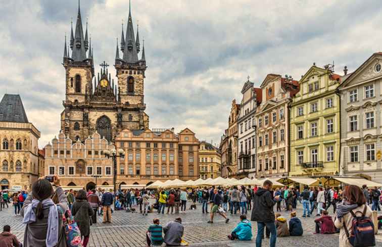 Prag im Juli Gutes Wetter, große Menschenmengen / Tschechien